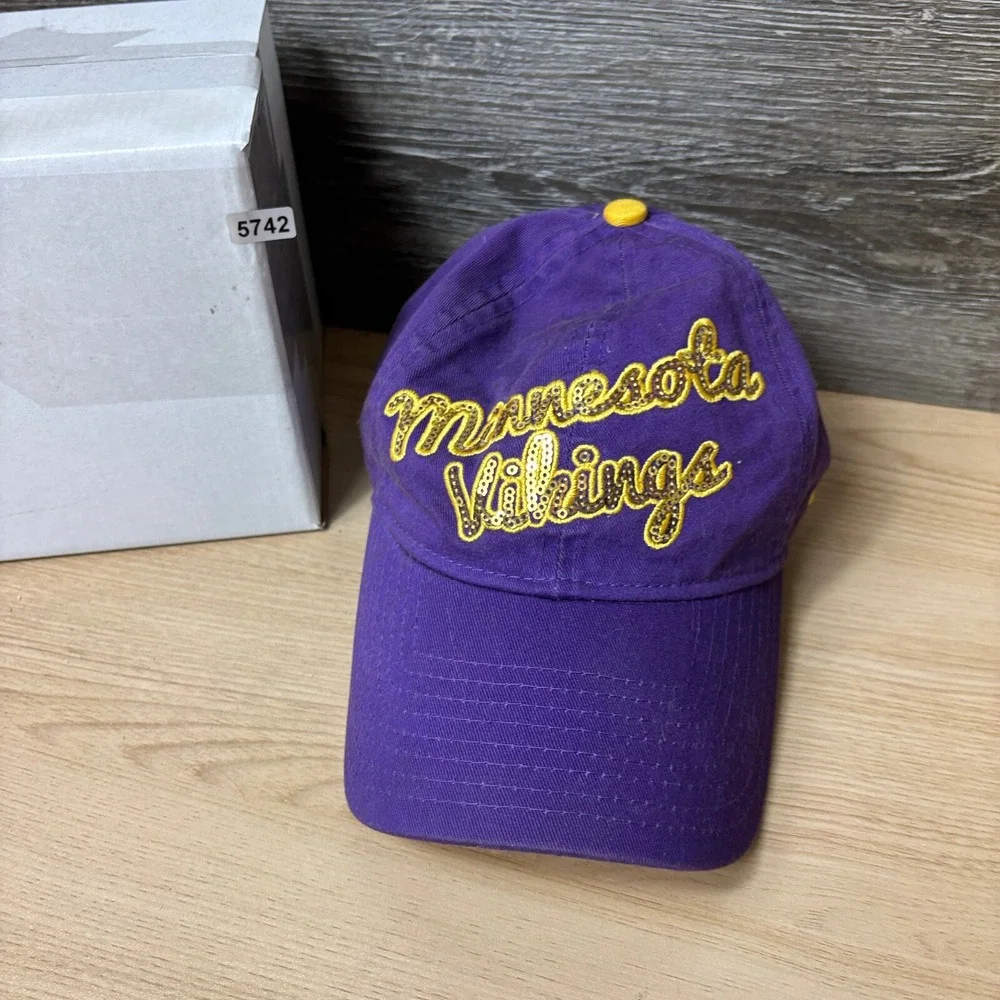 Minnesota Vikings Hat Cap Strap Back Womens Purple NFL Football New Era Ladies